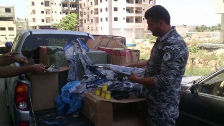 بالصور: الضابطة الجمركية تضبط العاب خرز في جنين